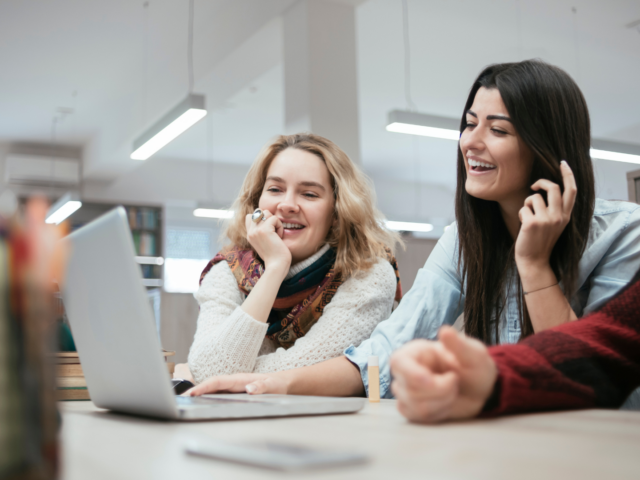 Parar de traduzir: como passar do pensamento consciente para a fluência automática